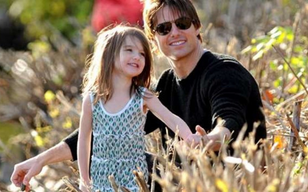 Suri Cruise e Tom Cruise durante infância da menina - Reprodução