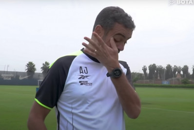 Vídeo: Artur Jorge se emociona após conversa com neto que está em Portugal