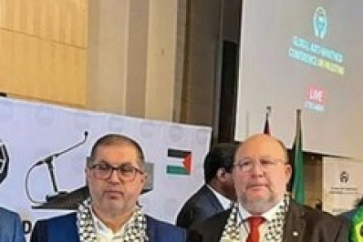 Deputado do PT posta foto com líder do Hamas em evento pró-Palestina