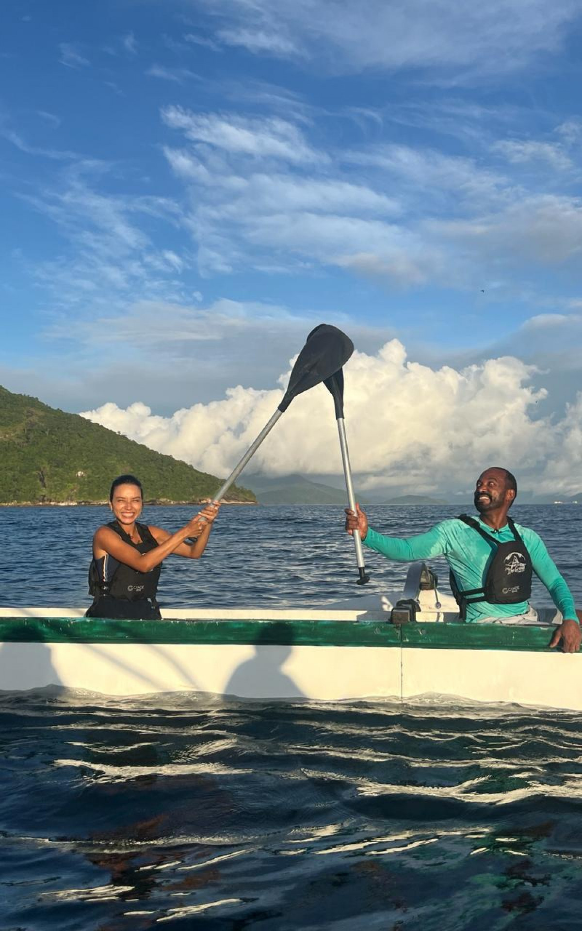 Alexandre Henderson e Daniella Dias em Ilha Grande - Manoella Melo/Globo