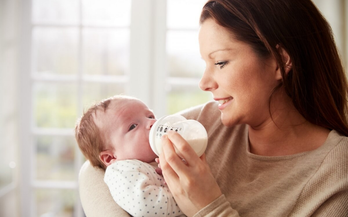 Leite materno fornece todos os nutrientes que os bebês precisam (Imagem: Monkey Business Images | Shutterstock) 