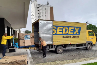 Correios suspendem recebimento de roupas doadas ao Rio Grande do Sul
