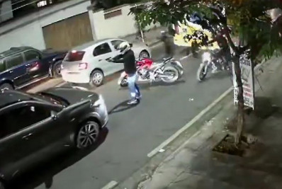 Vídeo: Bandidos armados tentam roubar veículos no Cachambi
