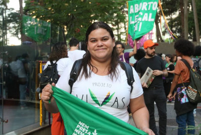 Manifestantes em SP acusam Cremesp de criminalizar aborto legal