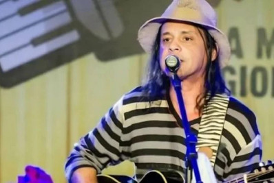 Morre fundador e ex-vocalista do Chiclete com Banana aos 64 anos