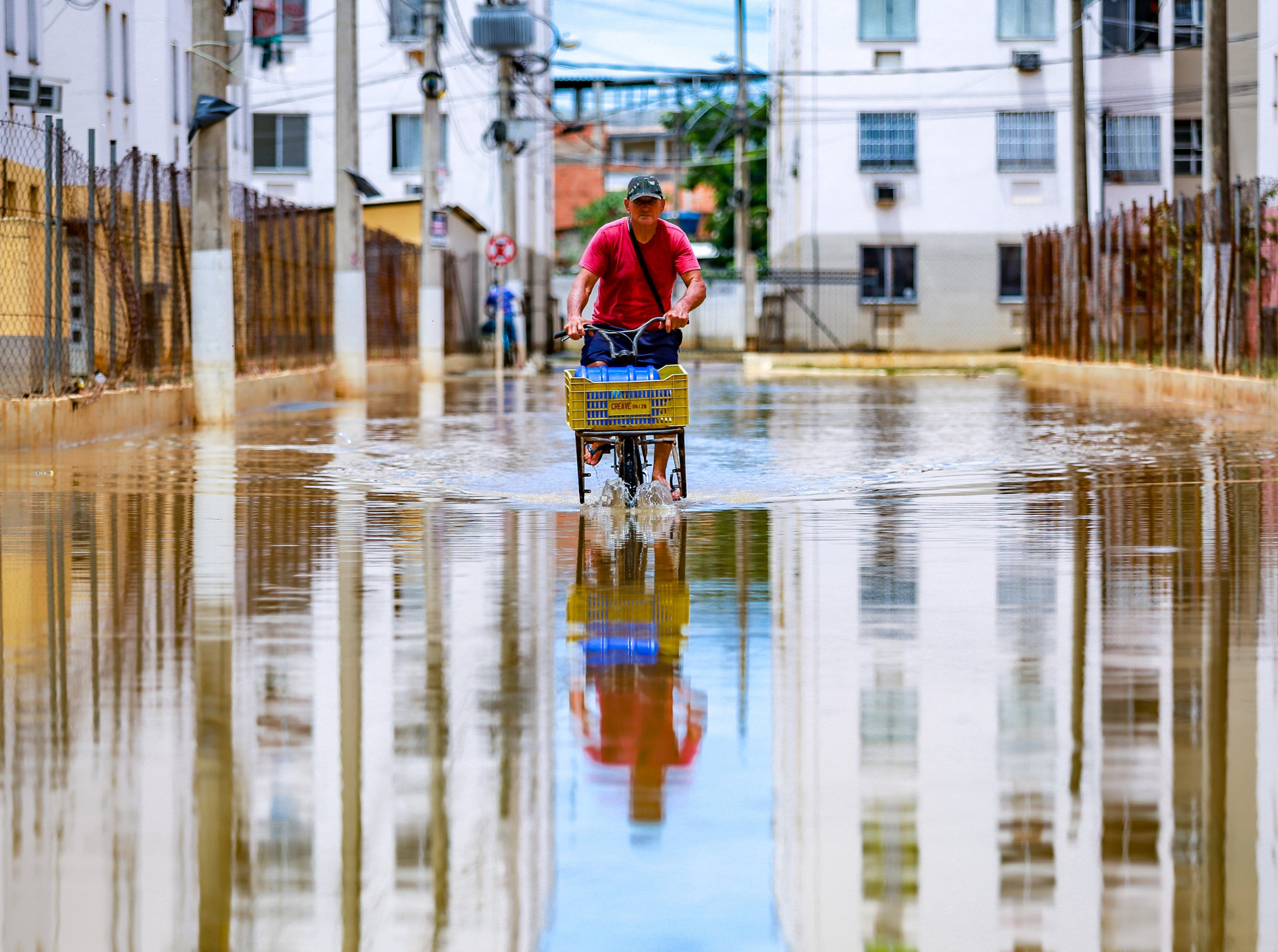 As chuvas do in&iacute;cio do ano afetaram mais de 30 mil pessoas em diversos bairros de Belford Roxo - Rafael Barreto / PMBR