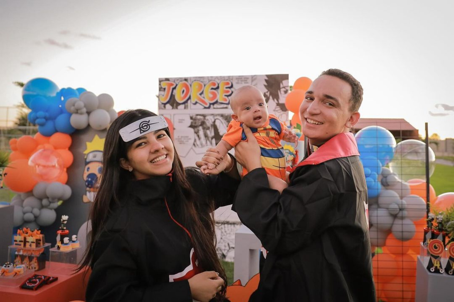 Jo&atilde;o Gomes e Ary Mirelle no anivers&aacute;rio de 4&ordm; meses de Jorge com o tema Naruto - Reprodu&ccedil;&atilde;o/Instagram