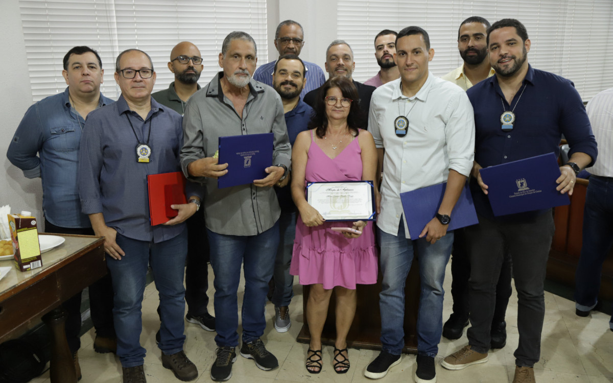 Policiais civis e servidores s&atilde;o homenageados na C&acirc;mara de Caxias - Art V&iacute;deo/ Victor Hugo/Divulga&ccedil;&atilde;o