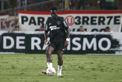 Zagueiro do Botafogo, Bastos bate recorde de interceptações na Libertadores