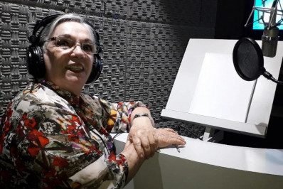 Morre a dubladora Carmen Sheila, de filmes como 'Toy Story', 'O Rei Leão' e 'Titanic'