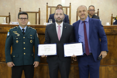 Policiais civis e servidores são homenageados na Câmara de Caxias