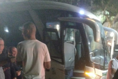 Ônibus que transportava PMs sofre tentativa de assalto e bandido morre após ser baleado