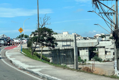 Operação de içamento de carga pesada na Ponte Ivan Mundim causa alterações no tráfego