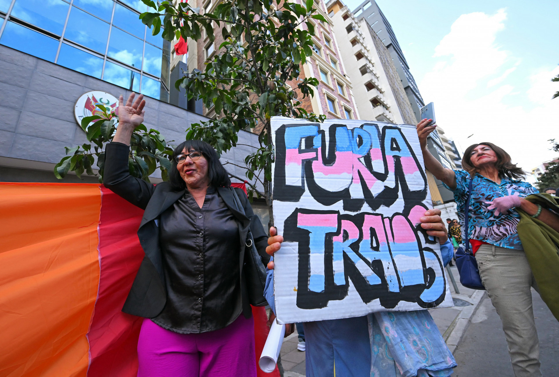 Peruanos protestaram contra medida tomada pelo governo peruano na sexta-feira (17) - Rodrigo Buendia / AFP