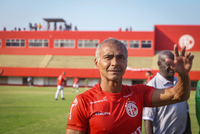 Romário aprova punição, mas defende Gabigol: 'Não fez por desrespeito ao Flamengo'