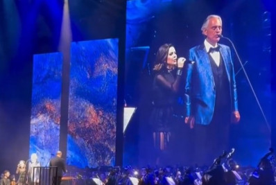 Sandy emociona público ao cantar ao lado de Andrea Bocelli em BH