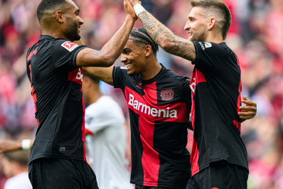 Leverkusen vence o Augsburg pelo Alemão e termina torneio como campeão invicto 