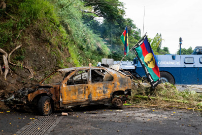 Confrontos entre protestantes e o exército francês deixam seis mortos na Nova Caledônia