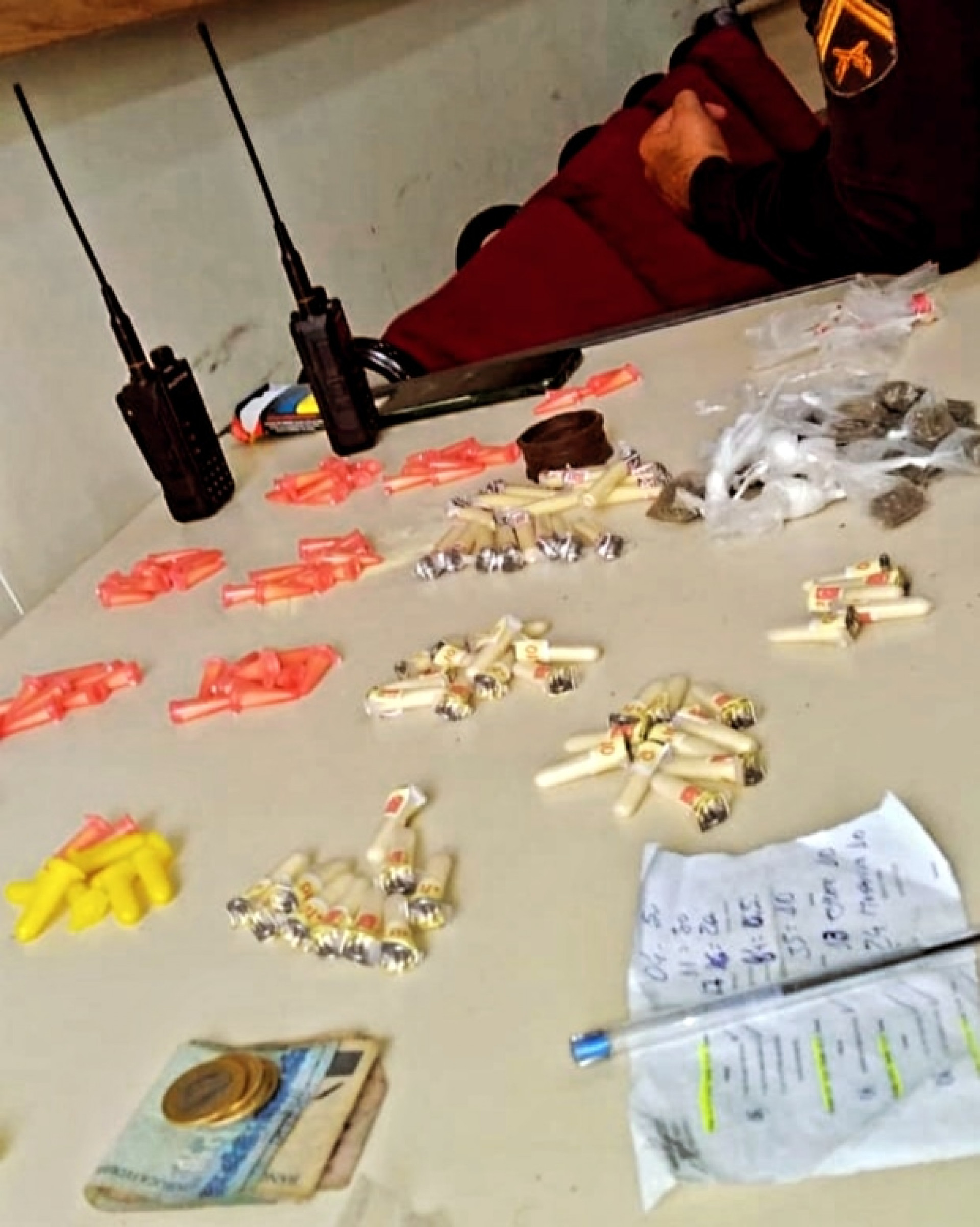 Menor de 14 anos foi apreendido com drogas no Belmonte, junto com jovem de 21 anos