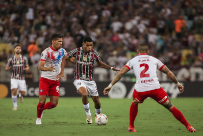 Alexsander ganha sequência como titular no Fluminense: 'Continuar evoluindo'