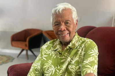 Roque, ex-assistente de Silvio Santos, recebe alta da UTI e é transferido para quarto