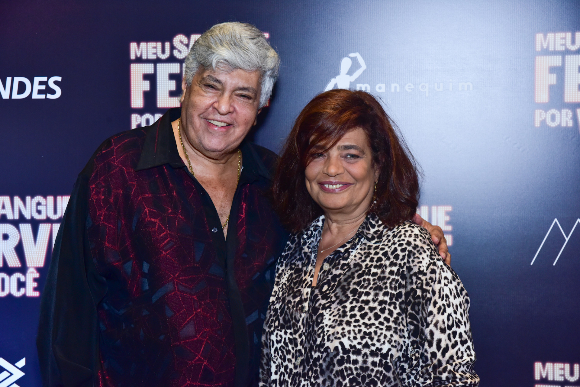 Sidney Magal e a mulher, Magali West, na pré-estreia de filme sobre o cantor - Leo Franco/ AgNews