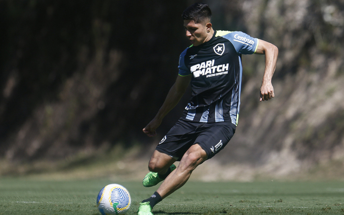 Fogão conta com o talento de Savarino para manter a invencibilidade no Barradão