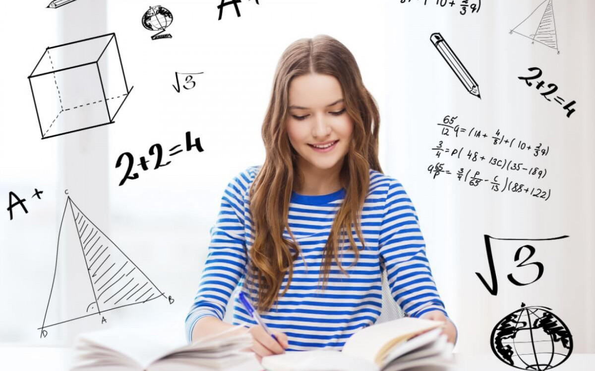 O pensamento computacional ajuda no aprendizado da Matem&aacute;tica (Imagem: Ground Picture | Shutterstock) 