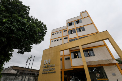 Miliciano envolvido em tiroteio que matou estudante na Baixada é preso