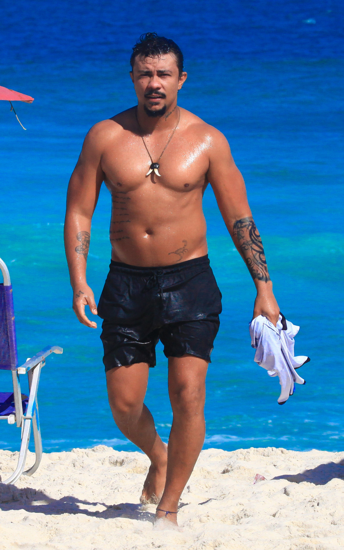 Xamã na praia da Barra da Tijuca, na Zona Oeste - Fabrício Pioyani/ AgNews