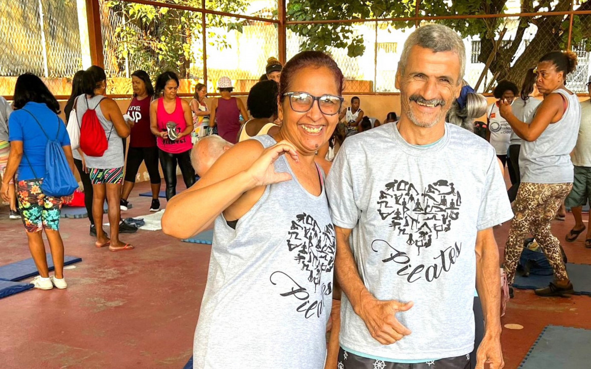 O casal Geonece da Silva e Vanderlei Alves faz pilates juntos. Ela o levou para o esporte
