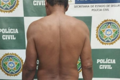 Homem é preso após ameaçar irmãs com facão em Iguaba Grande