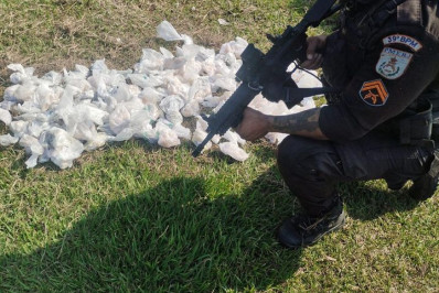 PM apreende grande quantidade de drogas na Comunidade São Leopoldo em Belford Roxo