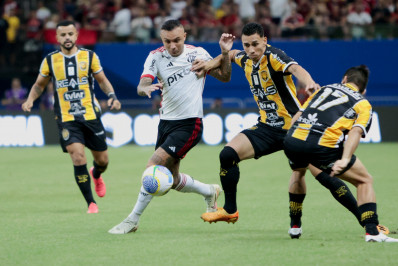 Flamengo não brilha, mas bate o Amazonas e avança na Copa do Brasil