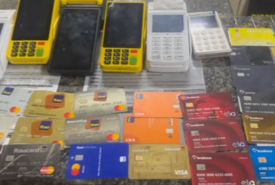 Taxista suspeito de aplicar golpes em passageiros é preso com carro clonado na Zona Sul