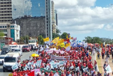 CUT faz marcha em defesa de servidores públicos e autônomos