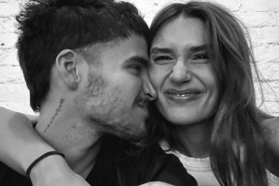 Marido de Sasha posta fotos em preto e branco e confunde fãs: 'Susto'