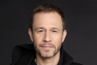 Ex-Globo, Tiago Leifert assina com o SBT e retorna à TV aberta após três anos