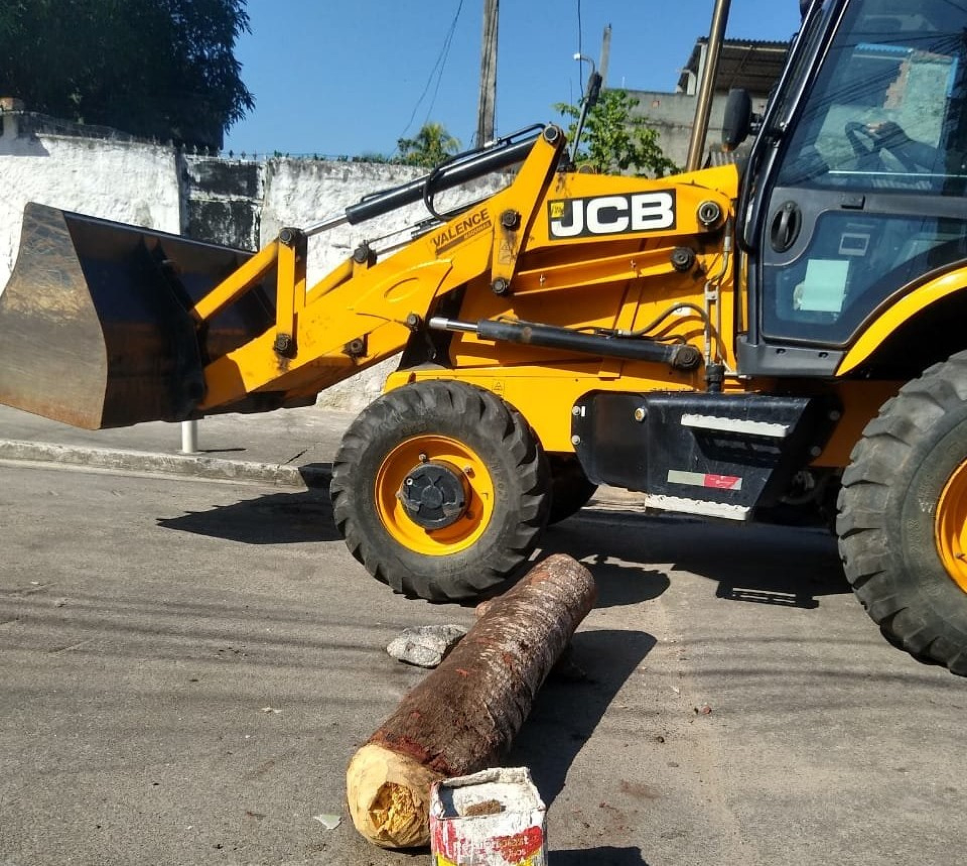 A a&ccedil;&atilde;o garante o Direito Constitucional de ir e vir da popula&ccedil;&atilde;o local - Divulga&ccedil;&atilde;o / 39&ordm; BPM