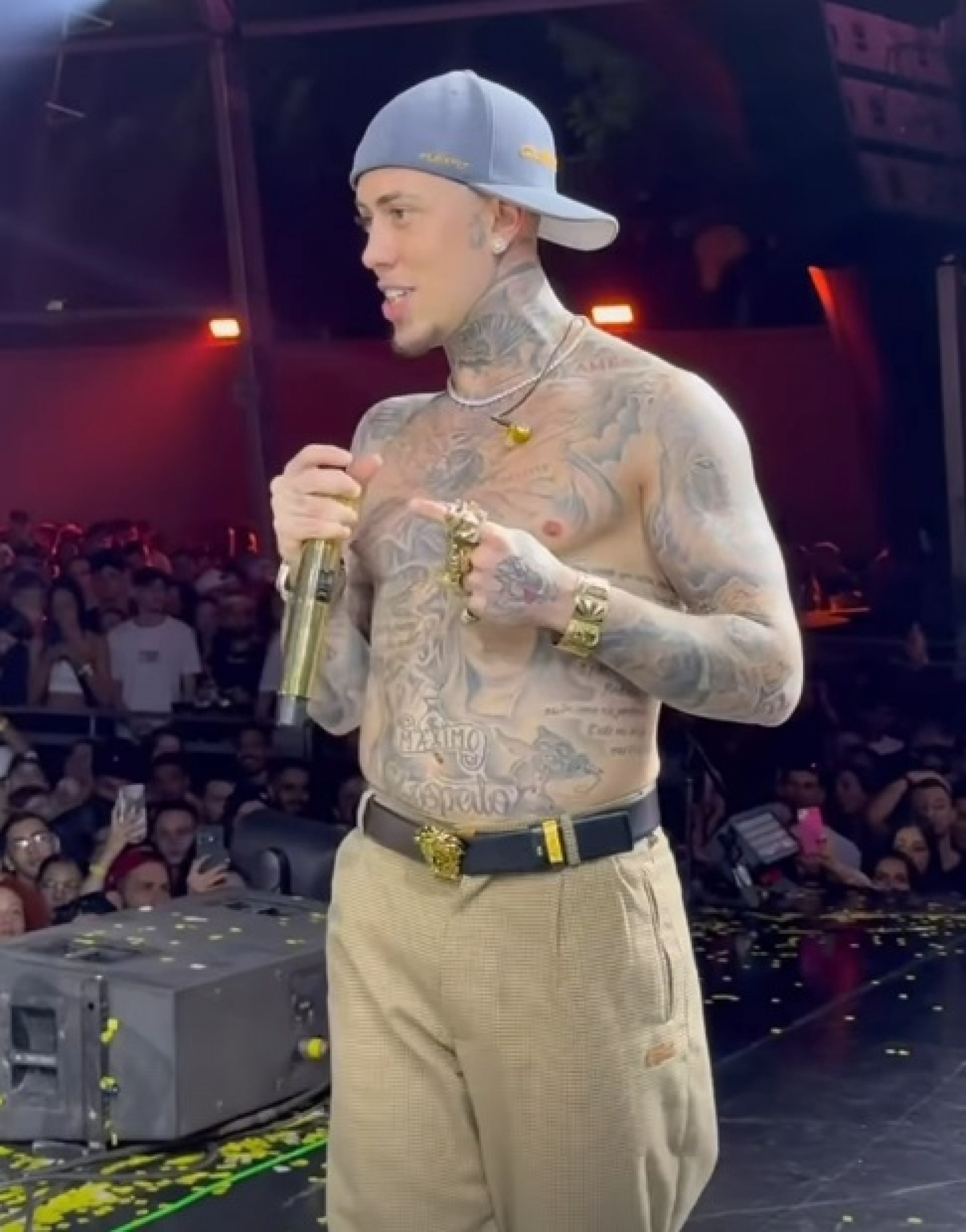 MC Daniel nega selinho em fã durante show - Reprodução de vídeo