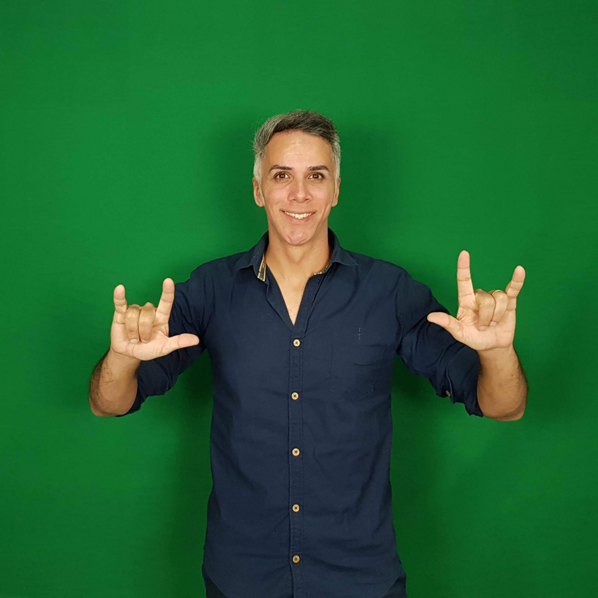 Instrutor de Libras, Pablo Moura 