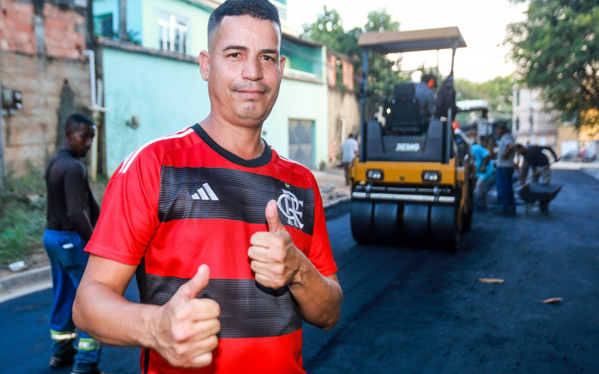 O mecânico e morador de Santa Amélia, Edmilson Pereira, ficou contente ao ver as ruas pavimentadas