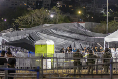 Vídeo: rajada de vento derruba palco e mata ao menos nove em comício no México