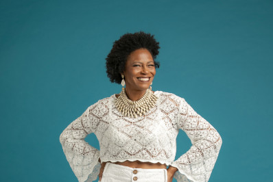 Edvana Carvalho comemora sucesso de Inácia, em 'Renascer', e entrega: 'Me pedem banho de folha'