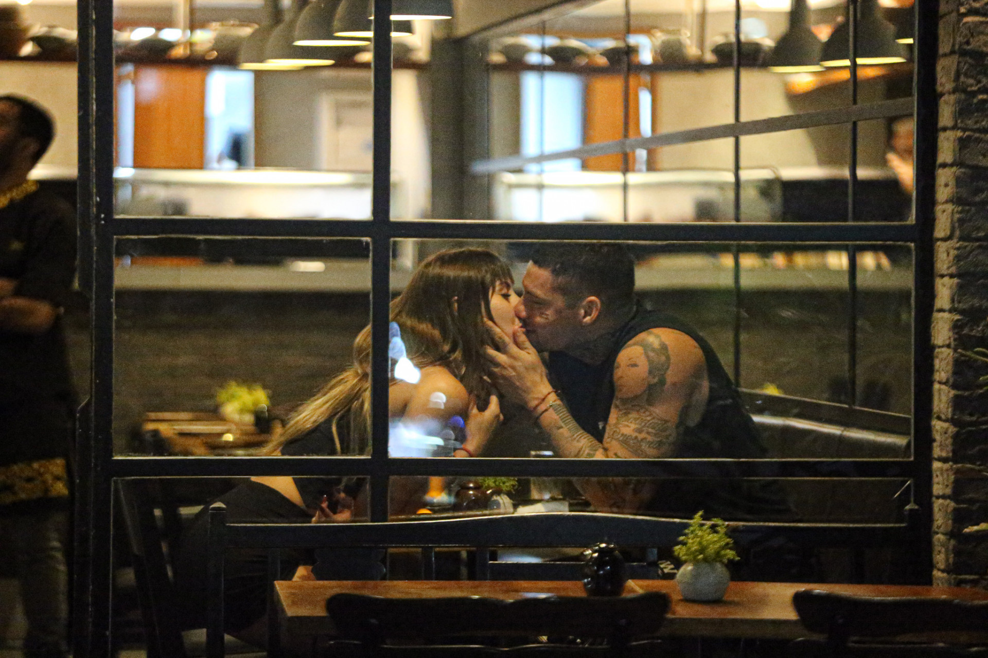 Agatha Sá e Filipe Ret são clicados em restaurante da Zona Sul - Delson Silva / Agnews