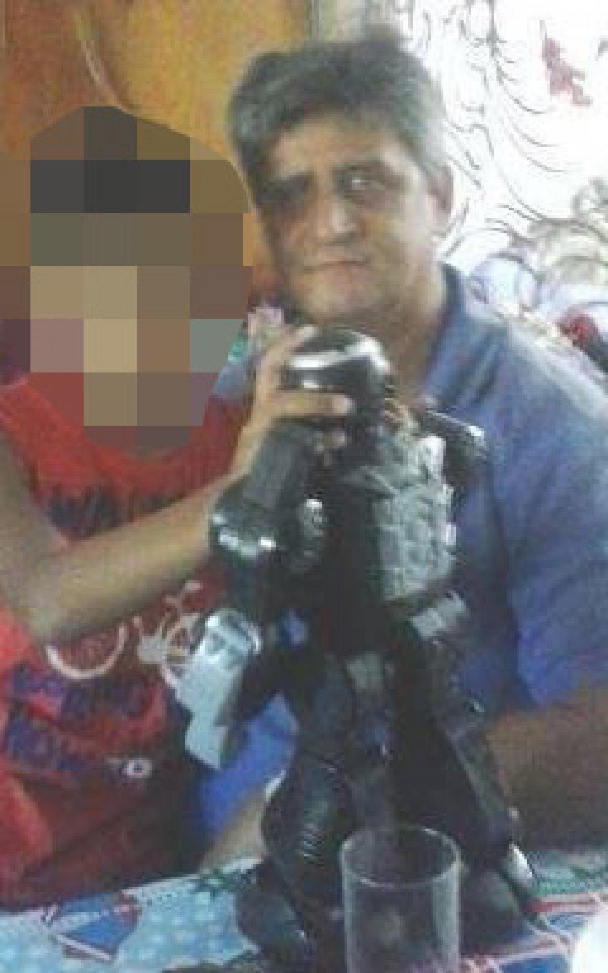 O pai Luis Cláudio Pinheiro, de 58 anos, e o adolescente em foto antiga - Arquivo pessoal'