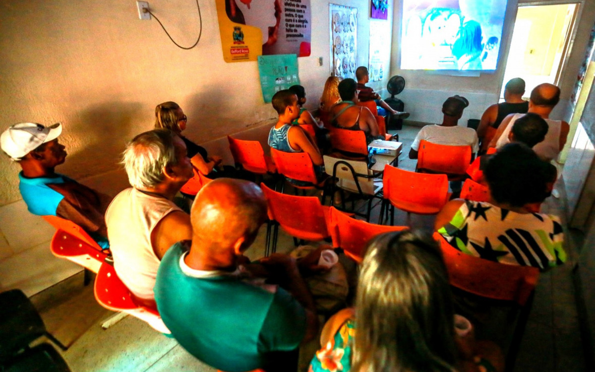 A experiência funcionou com uma integração social e extensão ao trabalho terapêutico