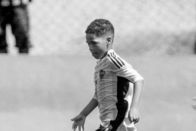 Menino que jogava na base do Atlético-MG é assassinado em seu aniversário de 9 anos