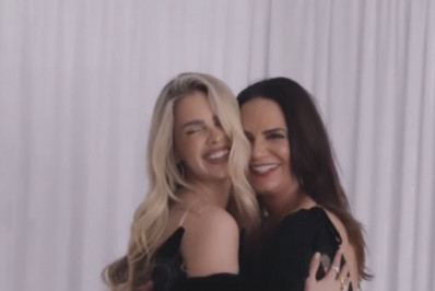 Luiza Brunet completa 62 anos e ganha homenagem da filha, Yasmin Brunet 