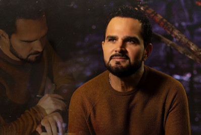 Luciano Camargo oficializa carreira na música gospel e revela como se converteu